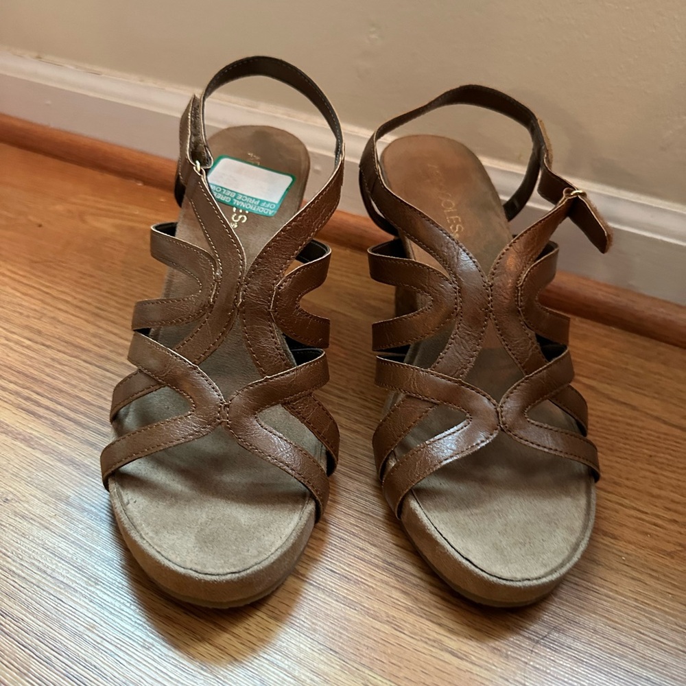 Aeropostale Brown Wedge Sandals with Strappy Design